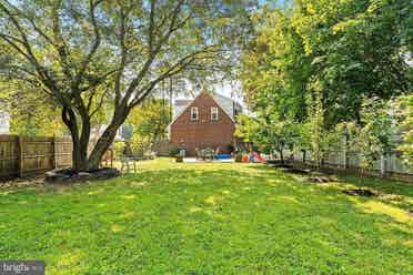 LOVELY AND BEAUTIFUL HOME FOR RENT