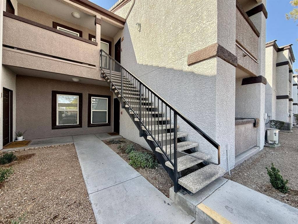 1 BEDROOM REMODELED CONDO