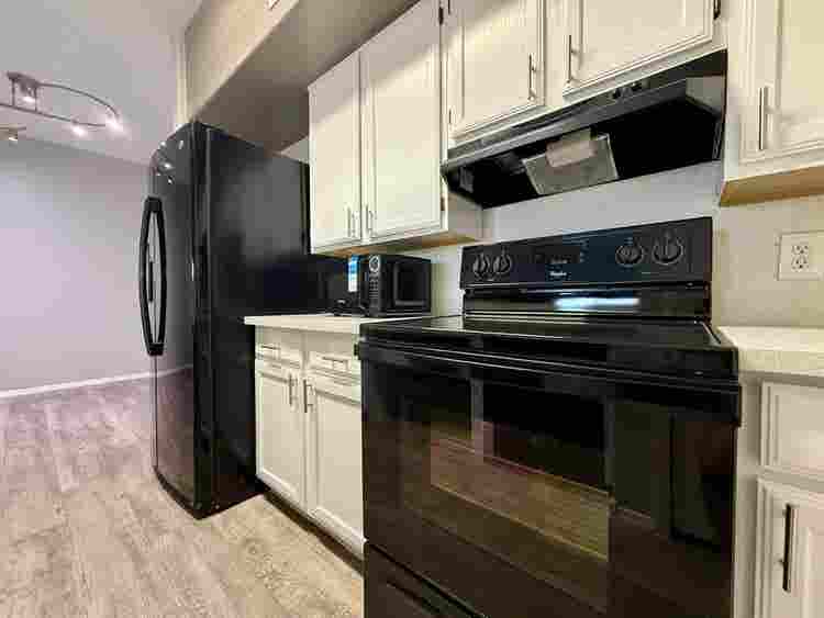 1 BEDROOM REMODELED CONDO