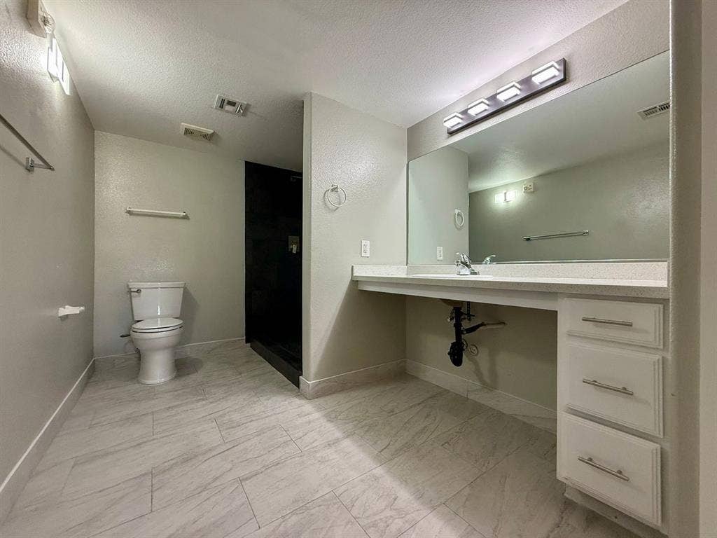 1 BEDROOM CONDO SUNSET/RAINBOW