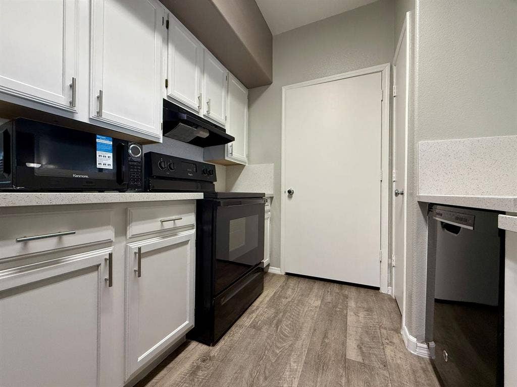 1 BEDROOM CONDO SUNSET/RAINBOW