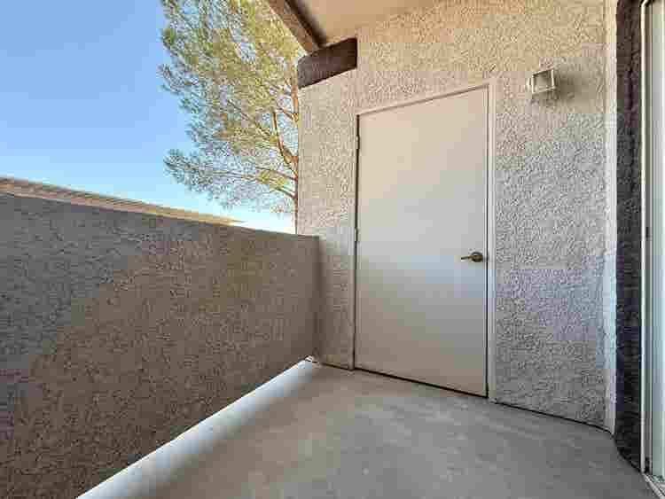 1 BEDROOM REMODELED CONDO