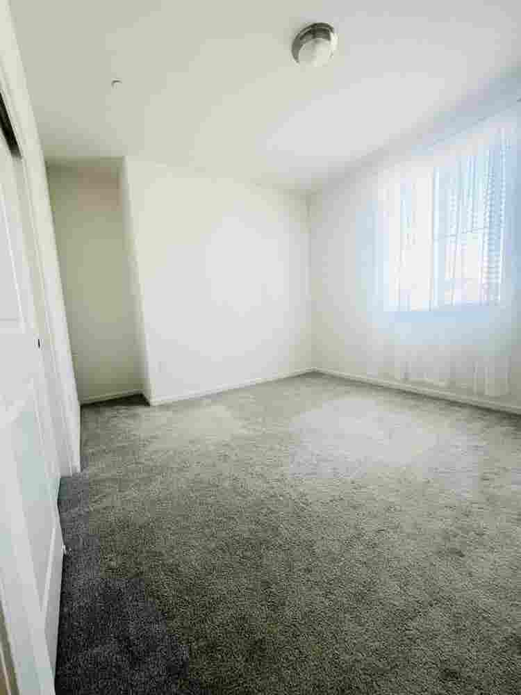 A Private BeRoom Open in A New Home