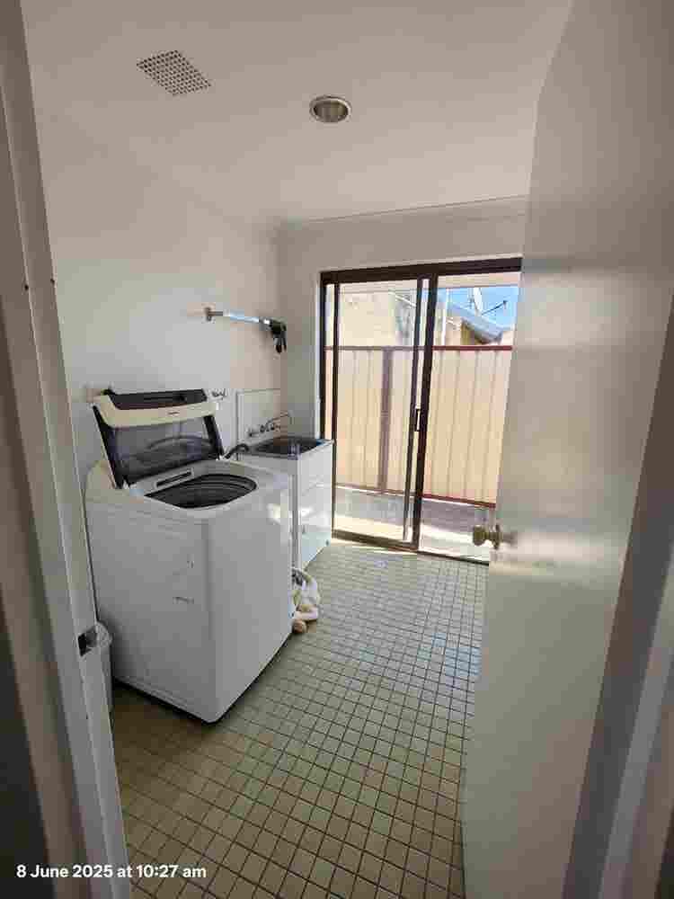Large room available in Cannington