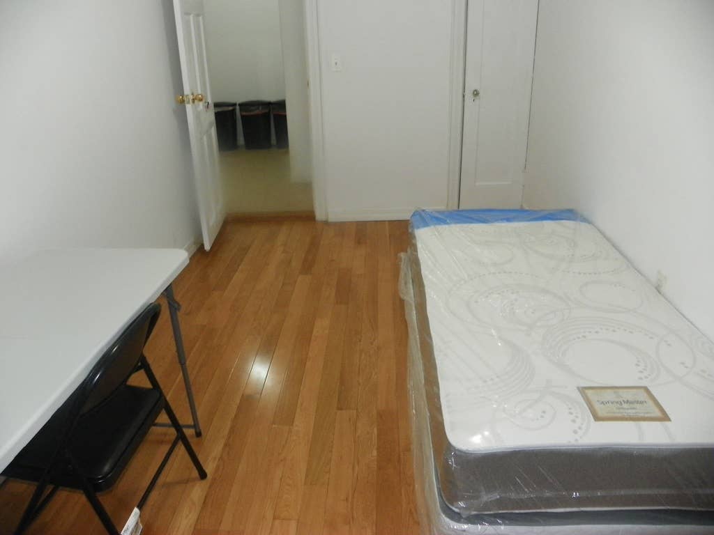 Woodside Room,  Train