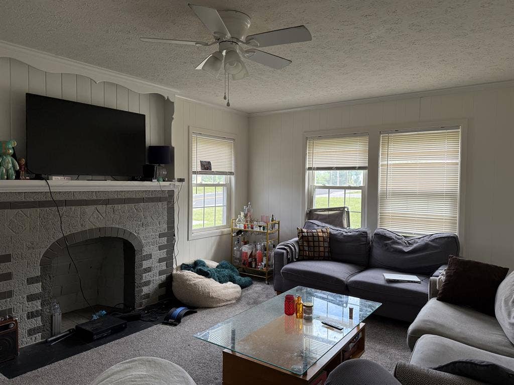 SUBLEASE Spring  Female