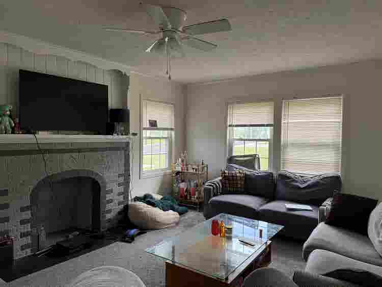 SUBLEASE Spring  Female