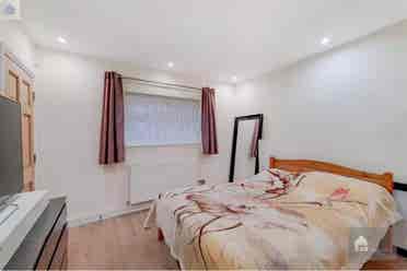 Rooms available for rent