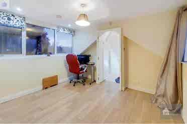 Rooms available for rent