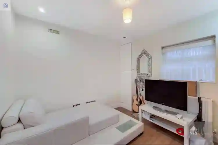 Rooms available for rent