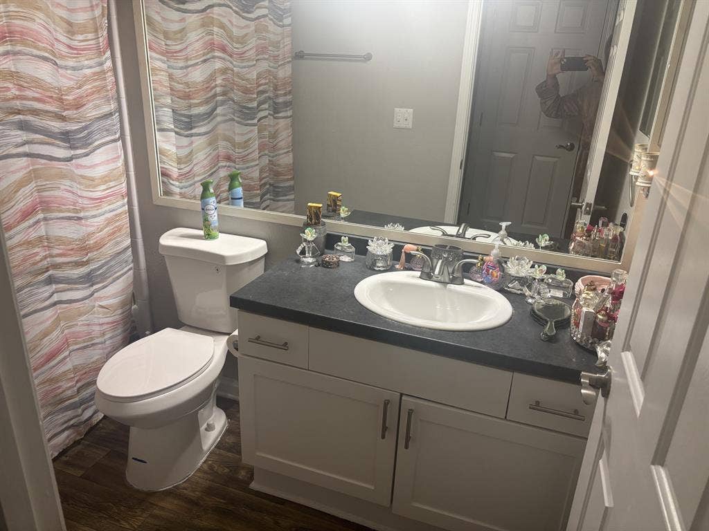 Great bedroom with private bathroom