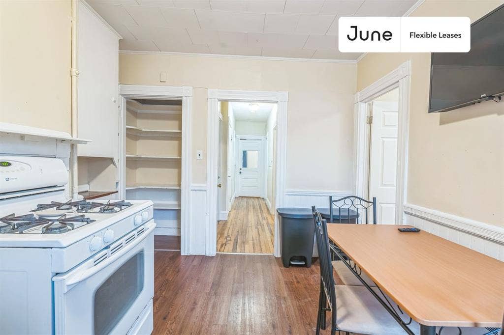 4 BR in Boston