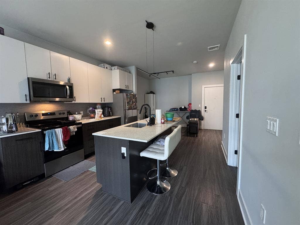 Lease transfer - b home