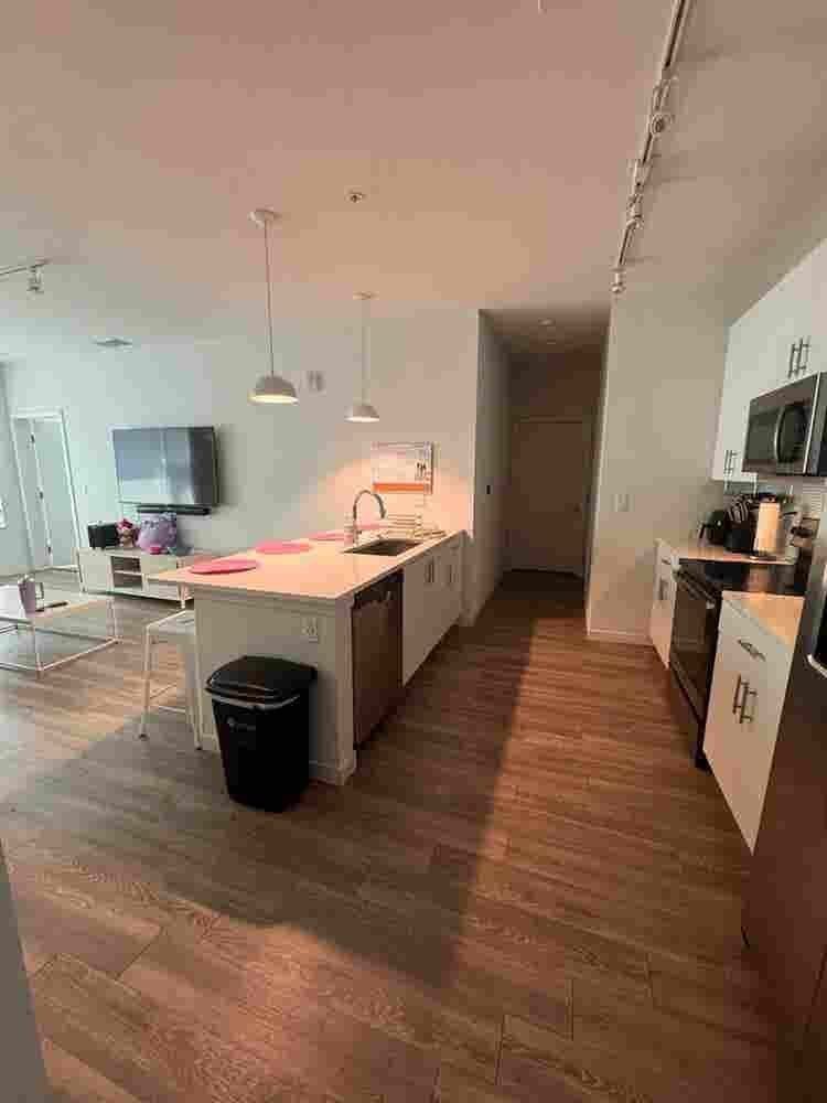 ROOM FOR RENT ASAP