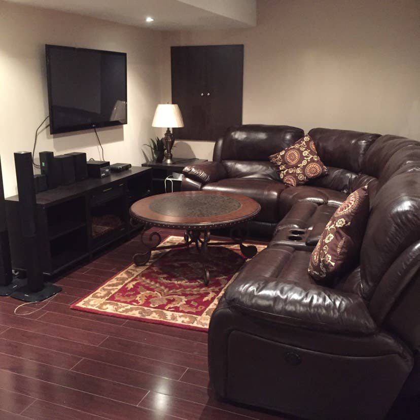 Room for rent central Mississauga !