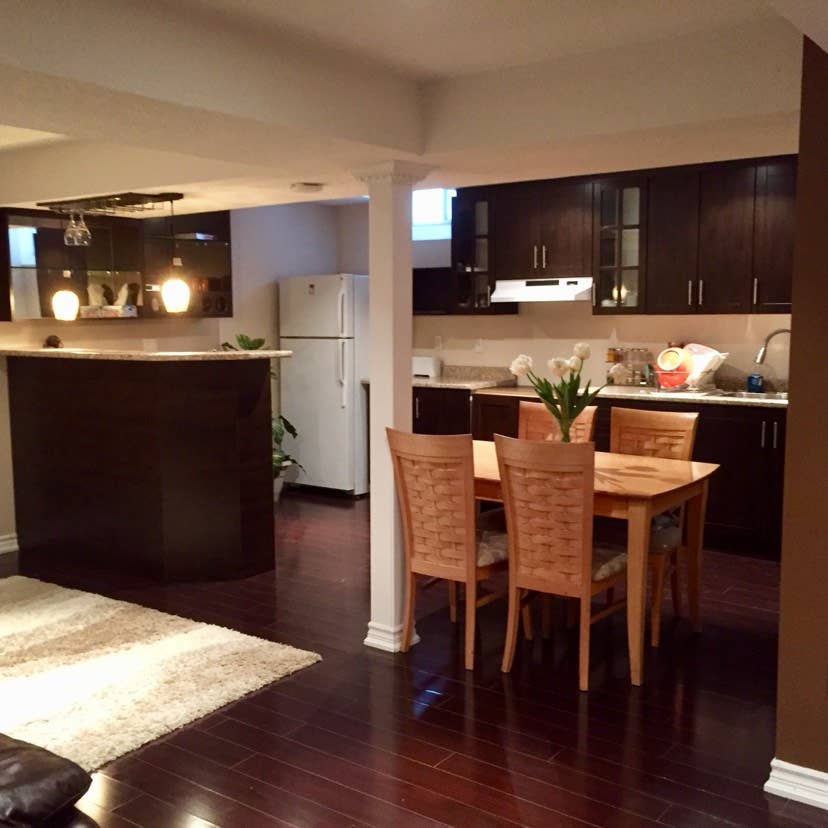 Room for rent central Mississauga !