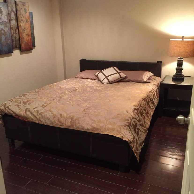 Room for rent central Mississauga !