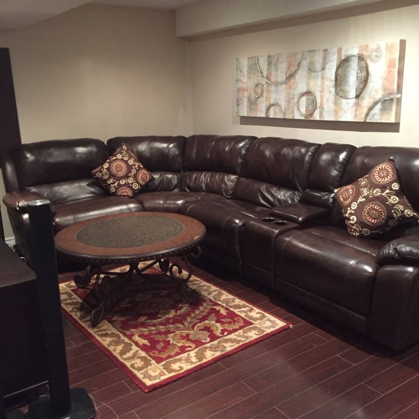 Room for rent central Mississauga !