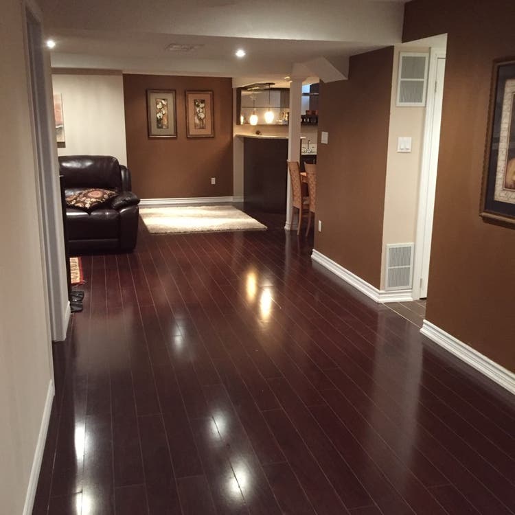 Room for rent central Mississauga !