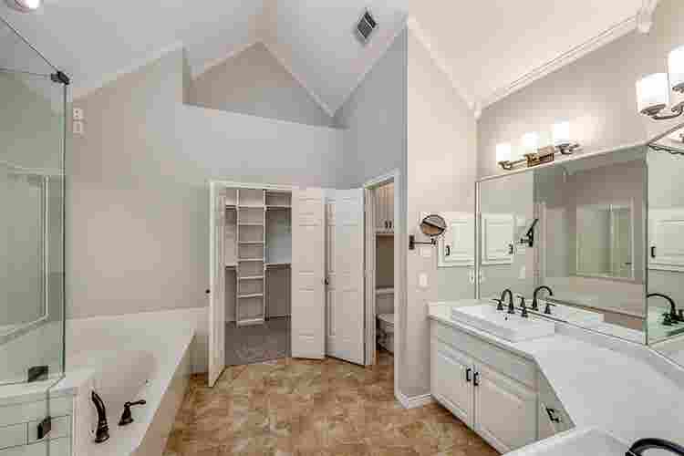 1 BR in Dallas