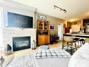 Share stunning 2 bedroom condo!