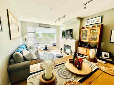 Share stunning 2 bedroom condo!