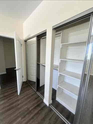 Looking for female roommate