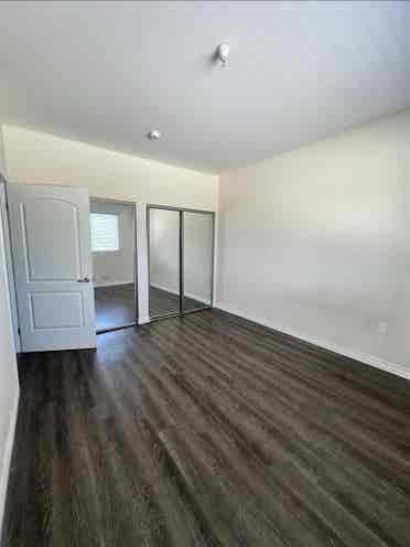 Looking for female roommate