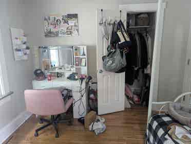 Temp. Private Room - utilities incl