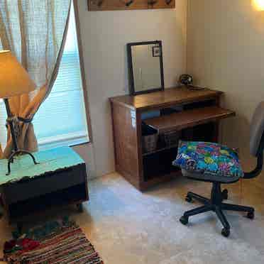 Cozy Warren home, child-friendly