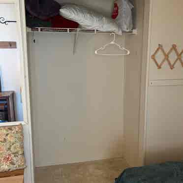 Cozy Warren home, child-friendly