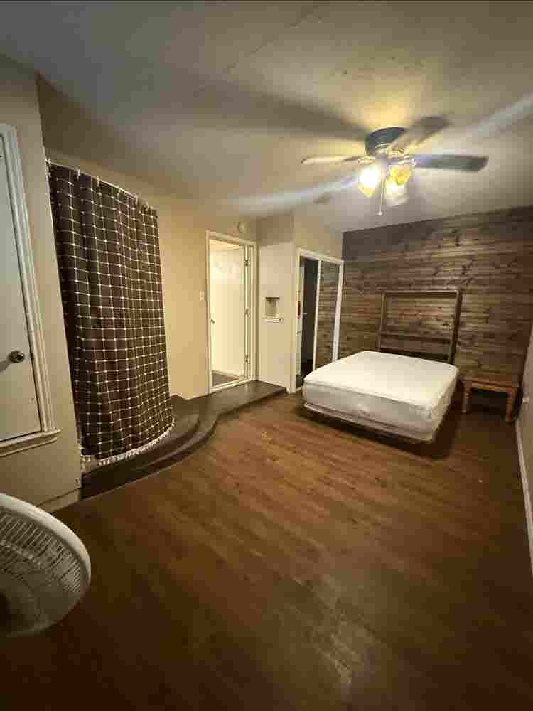 Two Rooms and own Bath and Entrance