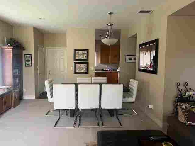Looking for a Professional Roommate
