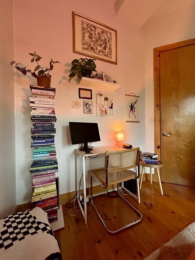 Room available in Crown Heightss