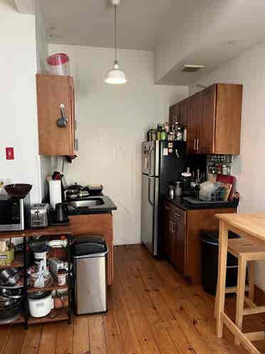 Room available in Crown Heightss