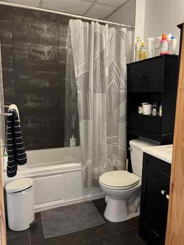 Room available in Crown Heightss