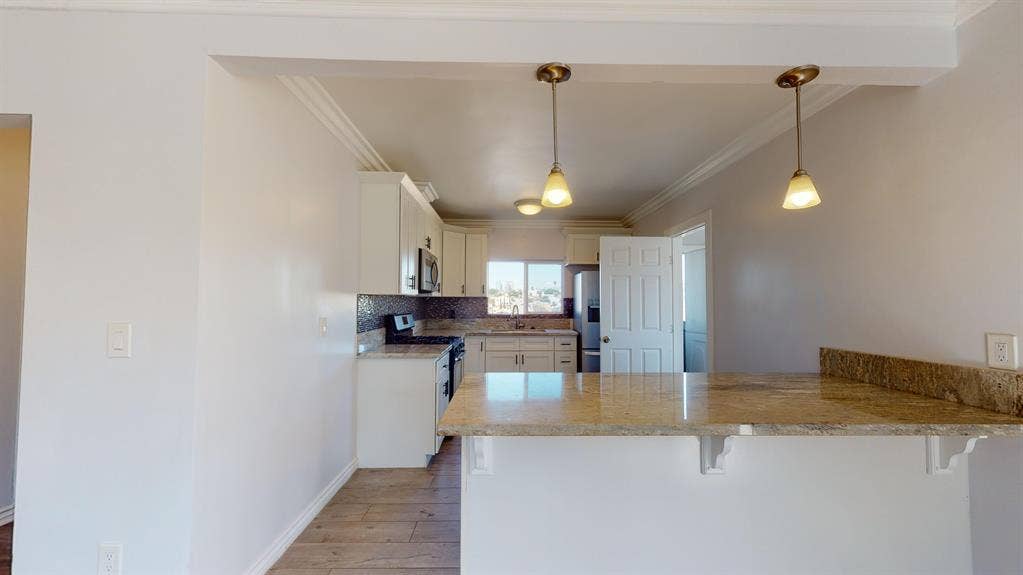 2 BR in Los Angeles