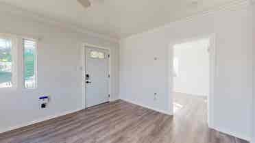 2 BR in Los Angeles