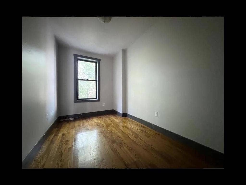 Urgently looking for a sublet