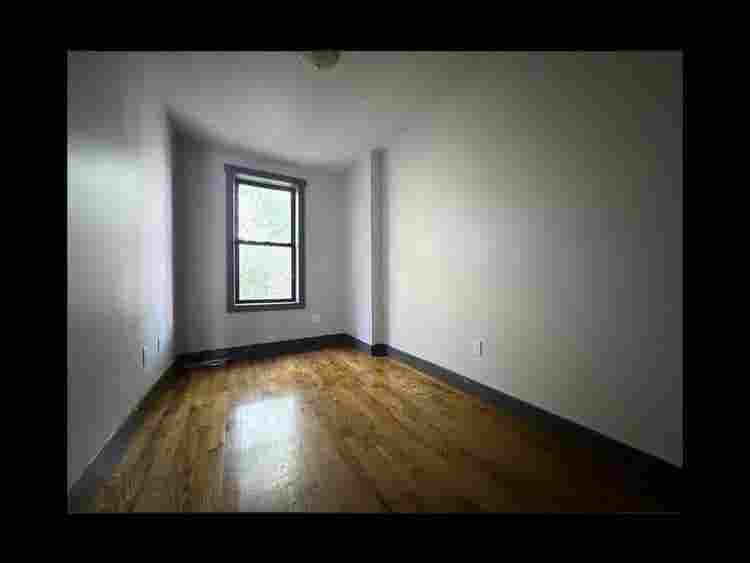 Urgently looking for a sublet