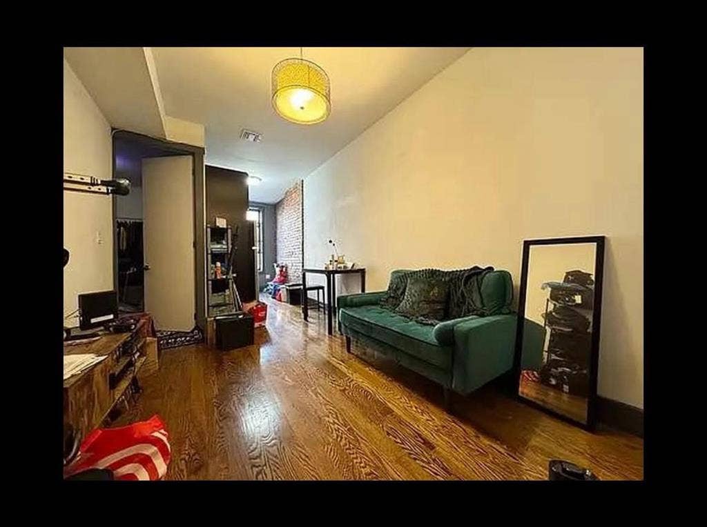 Urgently looking for a sublet