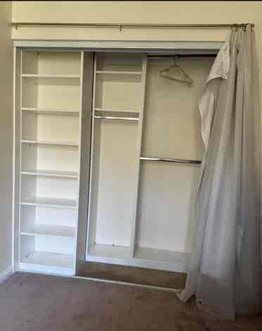 LARGE FURNISHED ROOM WITH AN ALCOVE