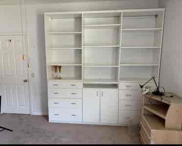 LARGE FURNISHED ROOM WITH AN ALCOVE