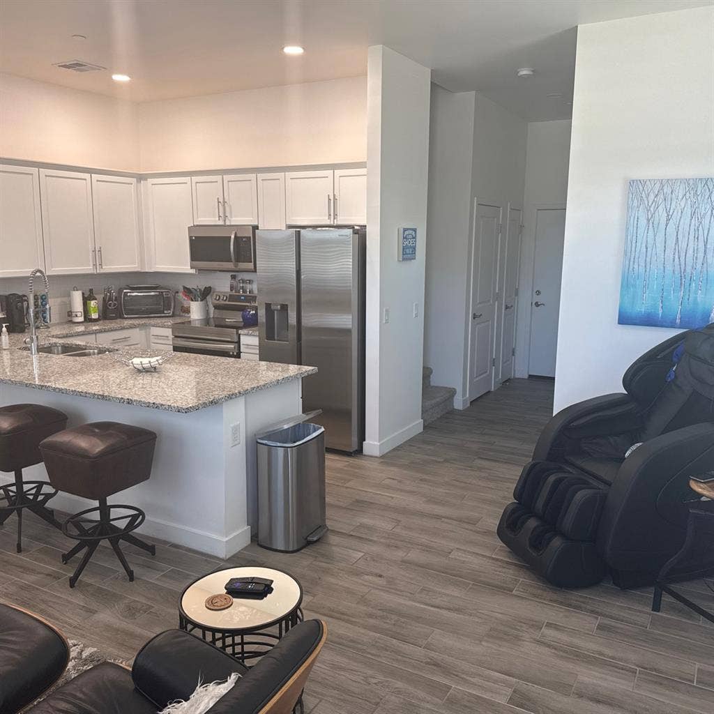2 Bedrooms on the green belt