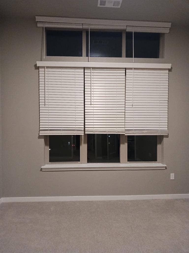 Room for rent ! Available sept 1st