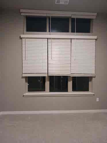 Room for rent ! Available sept 1st