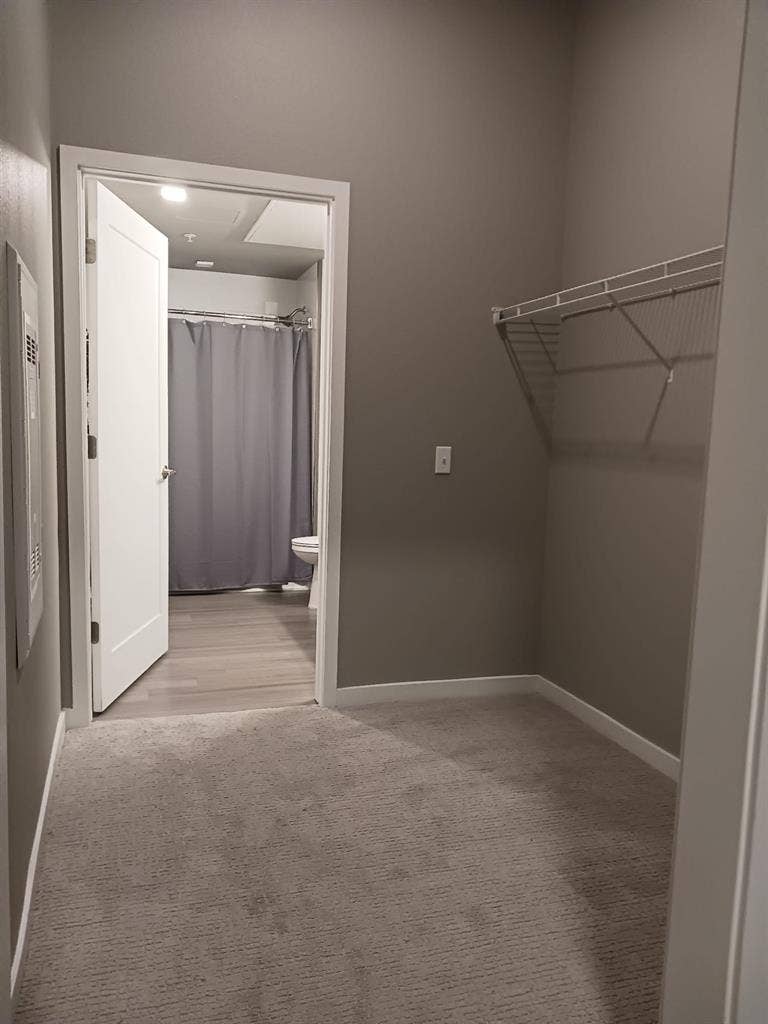 Room for rent ! Available sept 1st