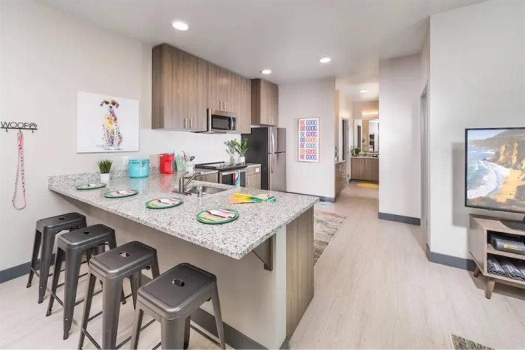 lease at C
ornet Commons