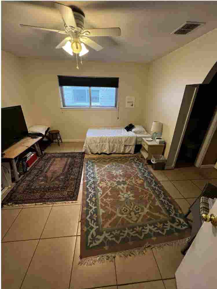 Master Bdrm w/Private Bath!