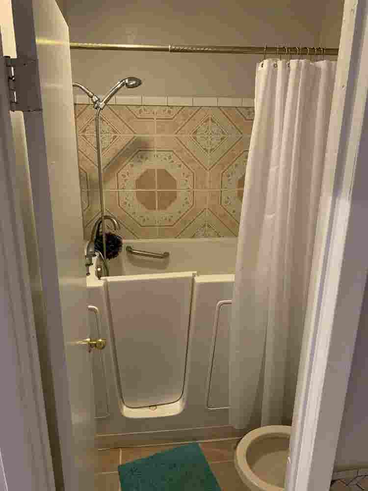 Master Bdrm w/Private Bath!